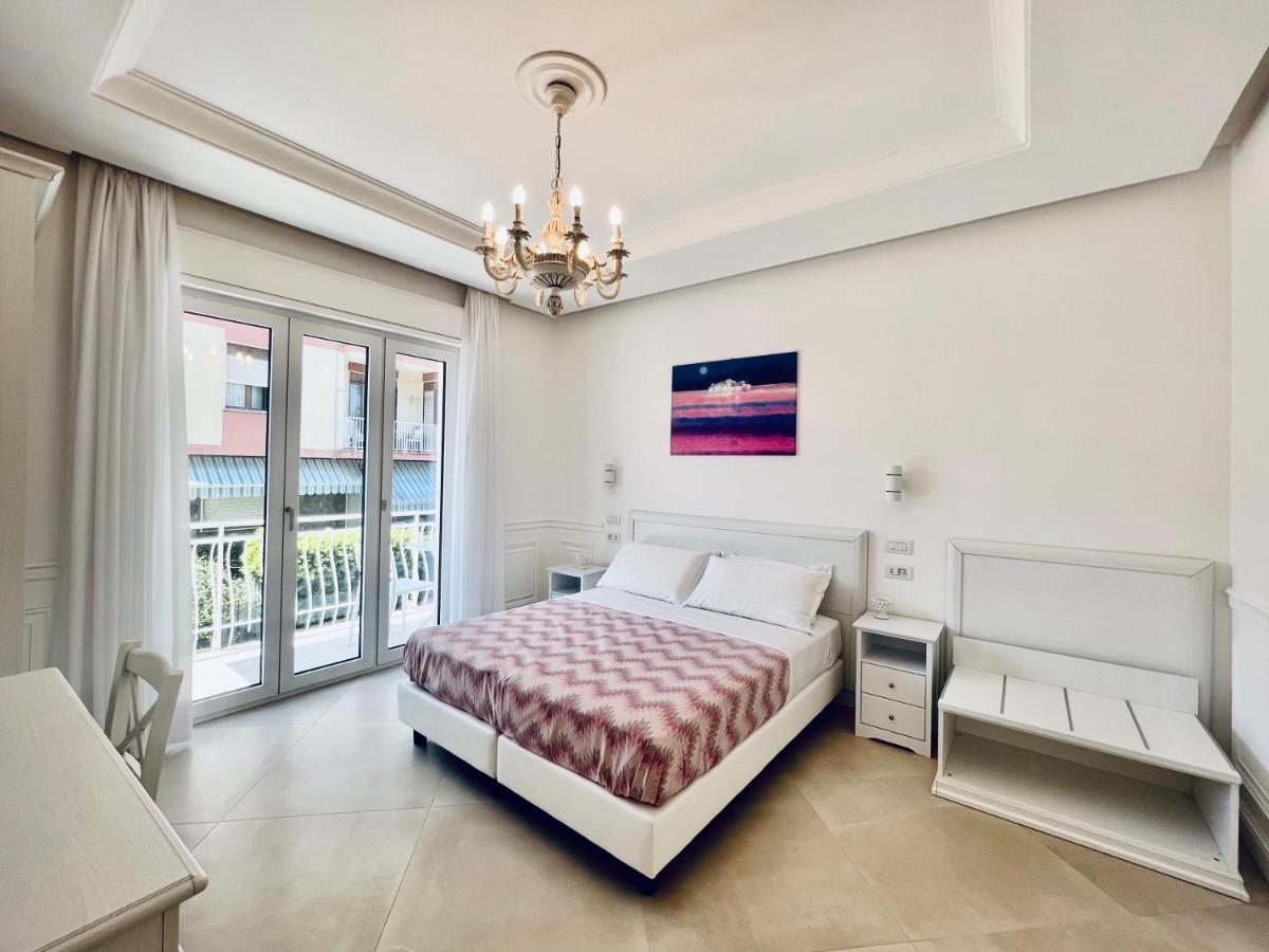 Palazzo Mauro Sorrento Luxury Rooms Екстер'єр фото